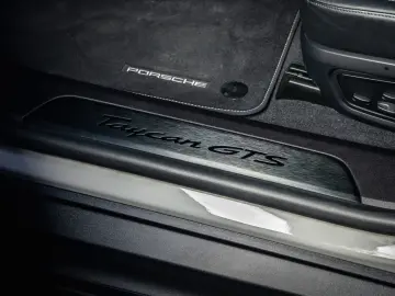 PORSCHE Taycan GTS ST   BOSE  Sport Design  Chrono  HU