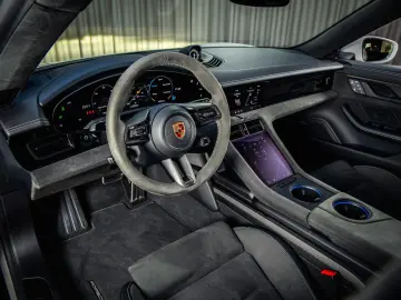 PORSCHE Taycan GTS ST   BOSE  Sport Design  Chrono  HU