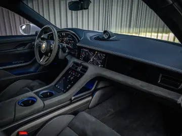 PORSCHE Taycan GTS ST   BOSE  Sport Design  Chrono  HU