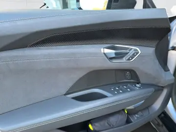 AUDI e-tron GT RS quattro 21  Carbon B&O Laser LUFT