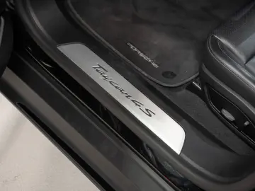 PORSCHE Taycan 4S Sport Turismo Abstandsregeltempostat