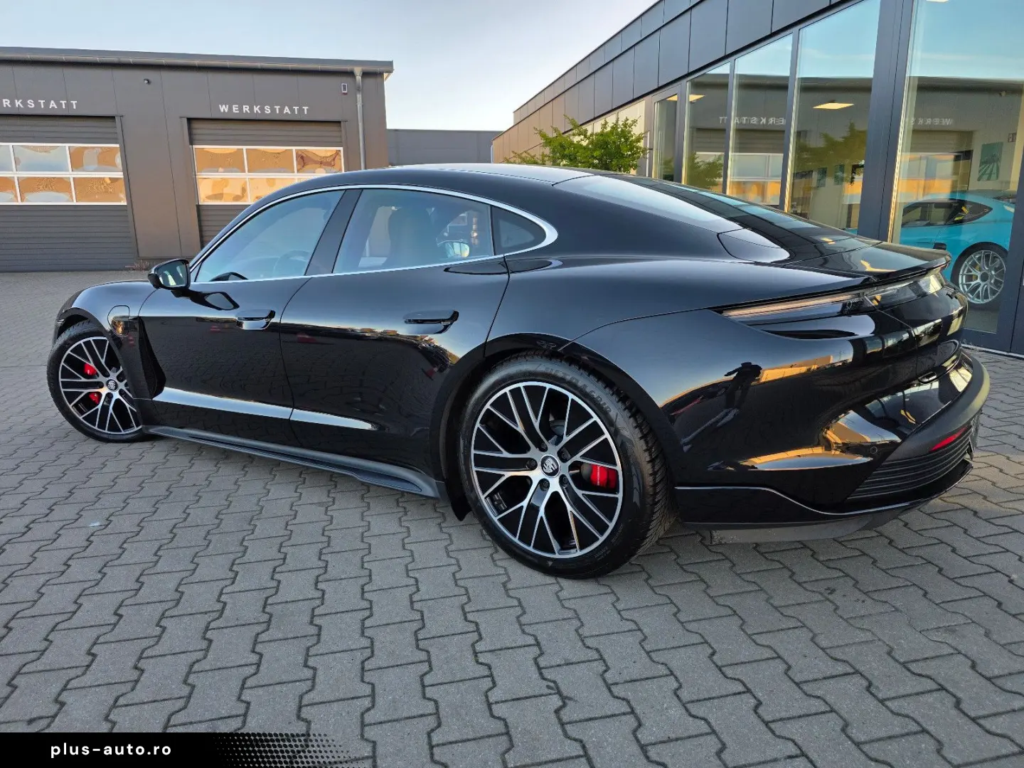 PORSCHE Taycan 4 S  HuD Matrix Pano Massage 360  1. Hand