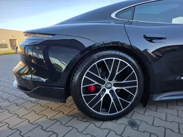 PORSCHE Taycan 4 S  HuD Matrix Pano Massage 360  1. Hand