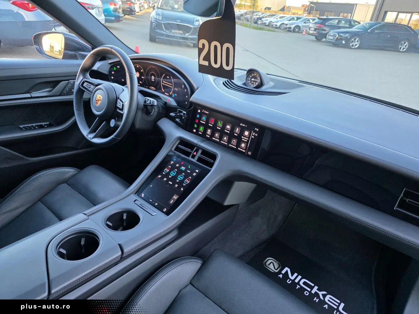 PORSCHE Taycan 4 S  HuD Matrix Pano Massage 360  1. Hand