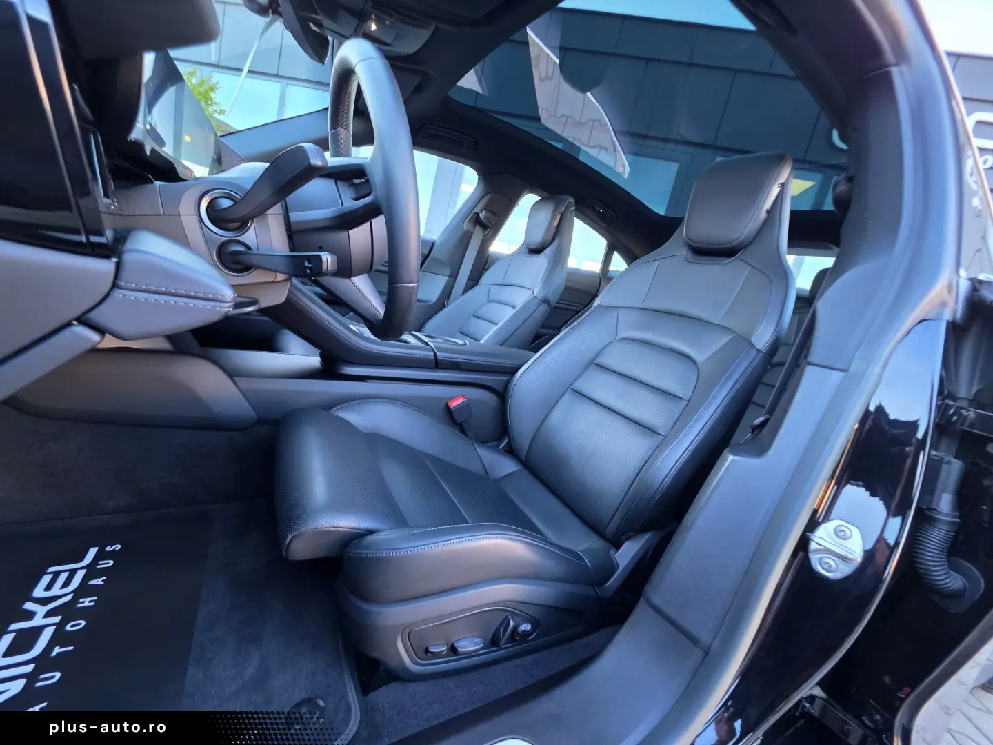PORSCHE Taycan 4 S  HuD Matrix Pano Massage 360  1. Hand