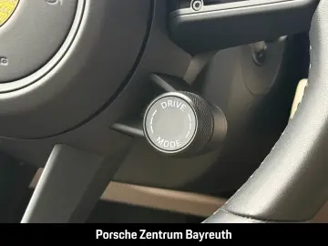 PORSCHE Taycan GTS  PDCC HeadUp Hinterachlenkung