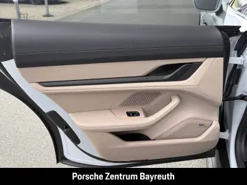 PORSCHE Taycan GTS  PDCC HeadUp Hinterachlenkung