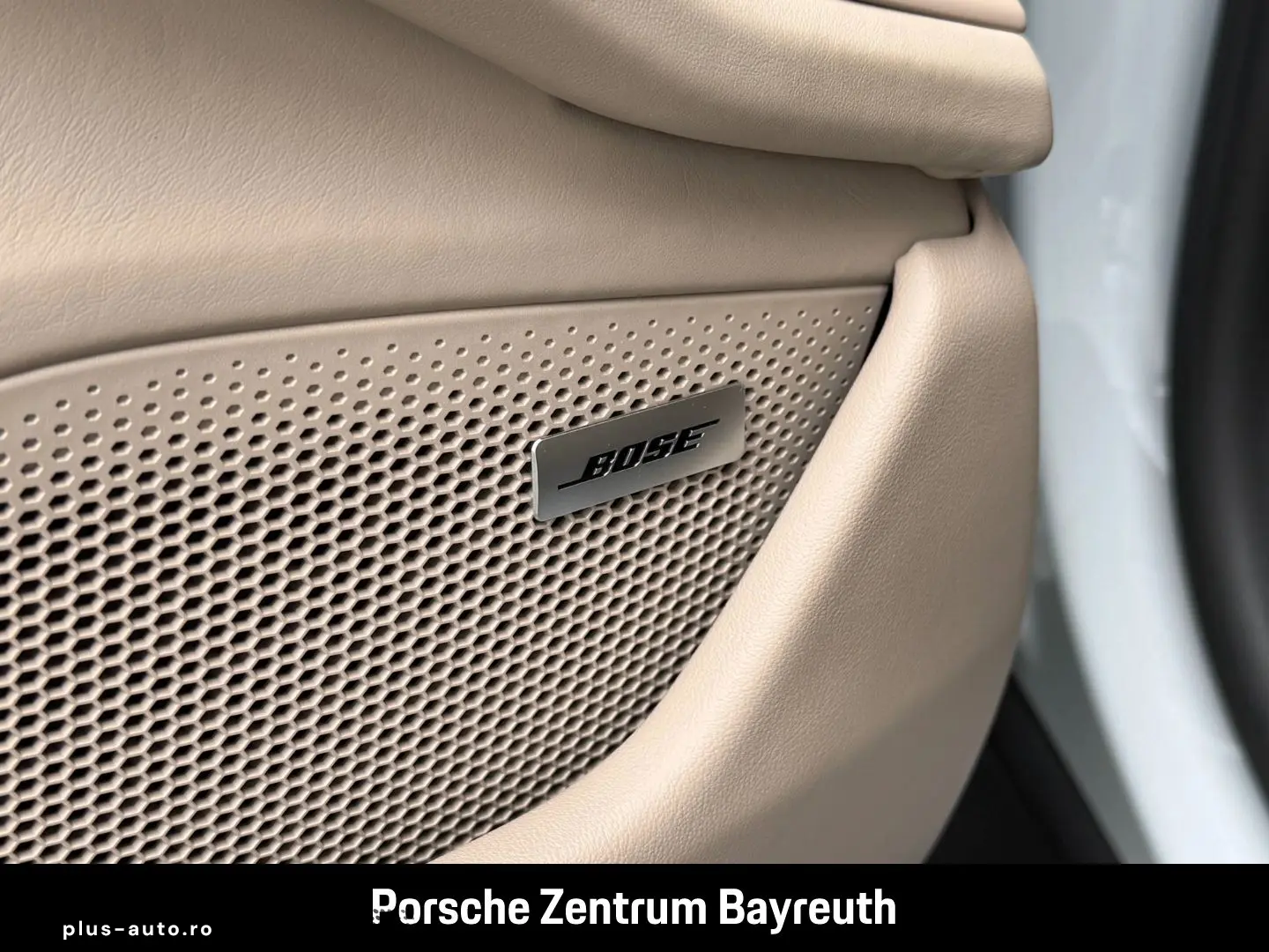 PORSCHE Taycan GTS  PDCC HeadUp Hinterachlenkung
