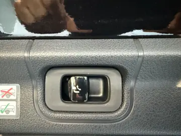MERCEDES-BENZ EQE 300 AMG-LINE PANO MEMORY KAMERA AH&hellip;