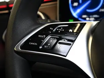 MERCEDES-BENZ EQE 300 ElectricArt Advanced  AHK Dist&hellip;