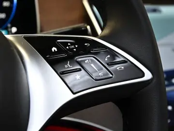 MERCEDES-BENZ EQE 300 ElectricArt Advanced  AHK Dist&hellip;