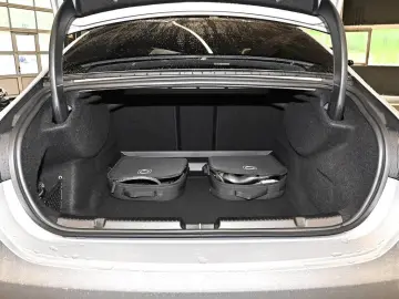 MERCEDES-BENZ EQE 300 ElectricArt Advanced  AHK Dist&hellip;