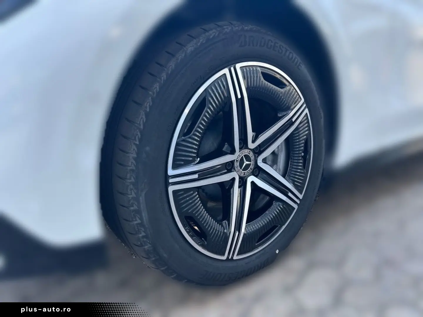 MERCEDES-BENZ EQE 300 AMG Night D.Light Pano Burmester 360