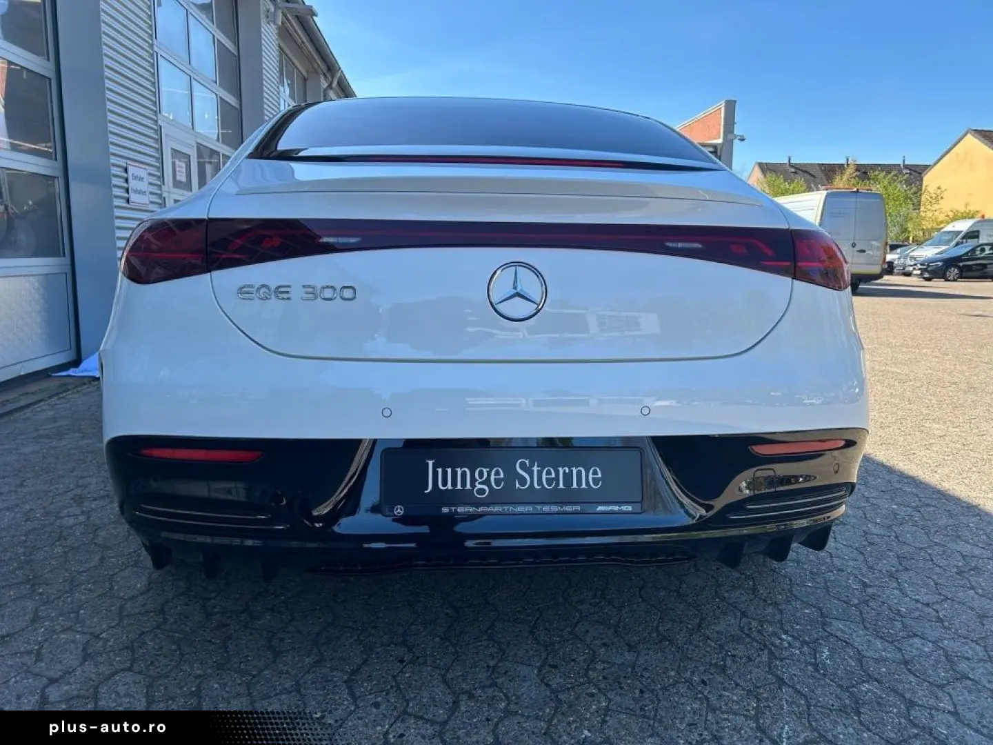 MERCEDES-BENZ EQE 300 AMG Night D.Light Pano Burmester 360