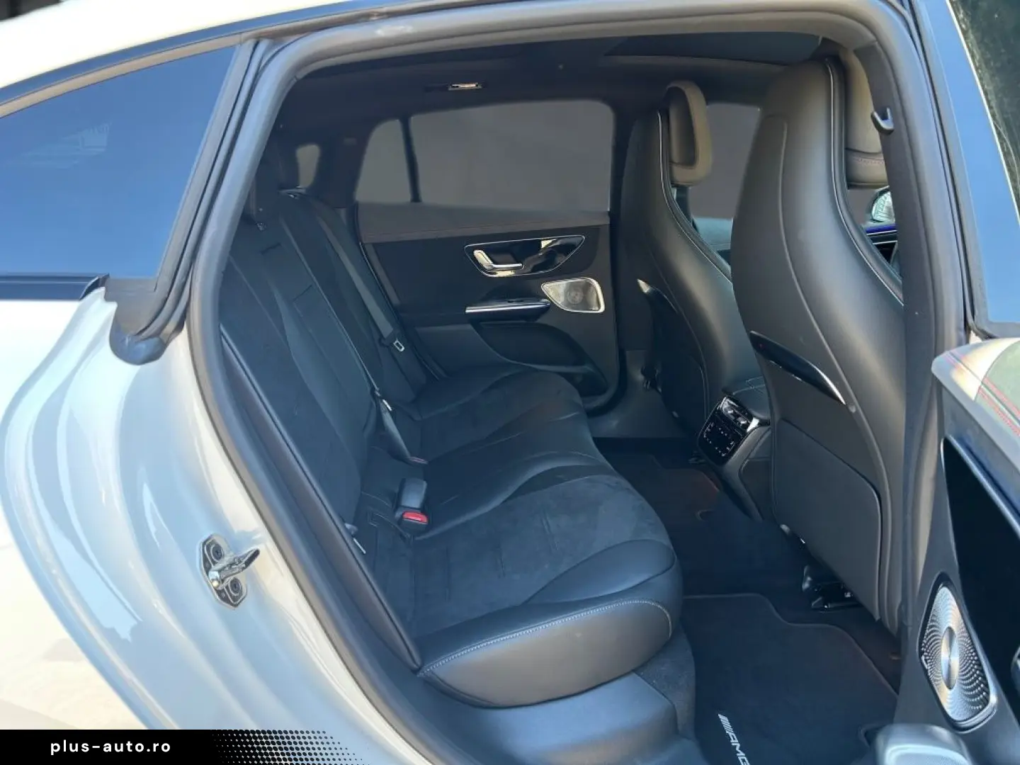 MERCEDES-BENZ EQE 300 AMG Night D.Light Pano Burmester 360