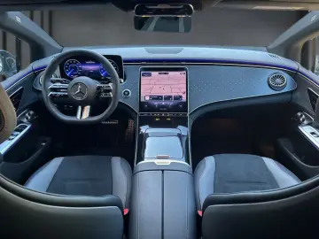 MERCEDES-BENZ EQE 300 AMG Night D.Light Pano Burmester 360