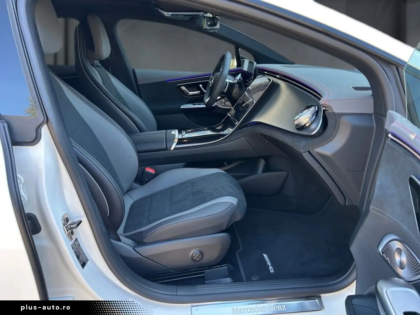 MERCEDES-BENZ EQE 300 AMG Night D.Light Pano Burmester 360
