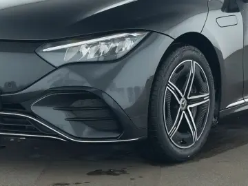 MERCEDES-BENZ EQE 300 AMG LED Panorama-SD Memory-P. &hellip;