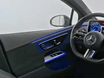 MERCEDES-BENZ EQE 300 AMG LED Panorama-SD Memory-P. &hellip;