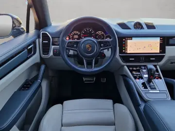 PORSCHE Cayenne S Coupé Platinum Inno Mega SPEC BiColor