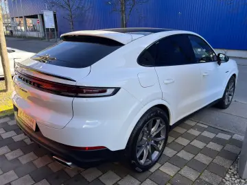 PORSCHE Cayenne Coupe E-Hyb.punte spate viratoare·