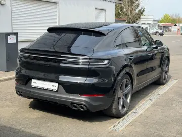 PORSCHE S E-Hybrid display pasager