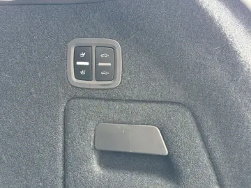 PORSCHE S E-Hybrid display pasager