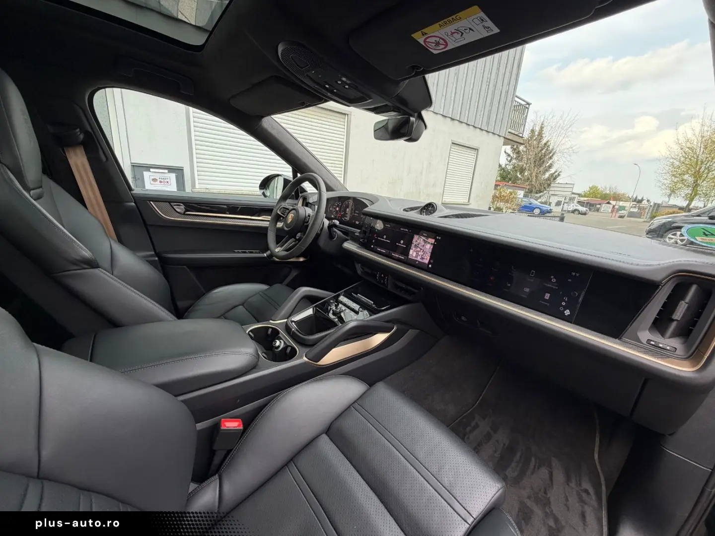 PORSCHE S E-Hybrid display pasager