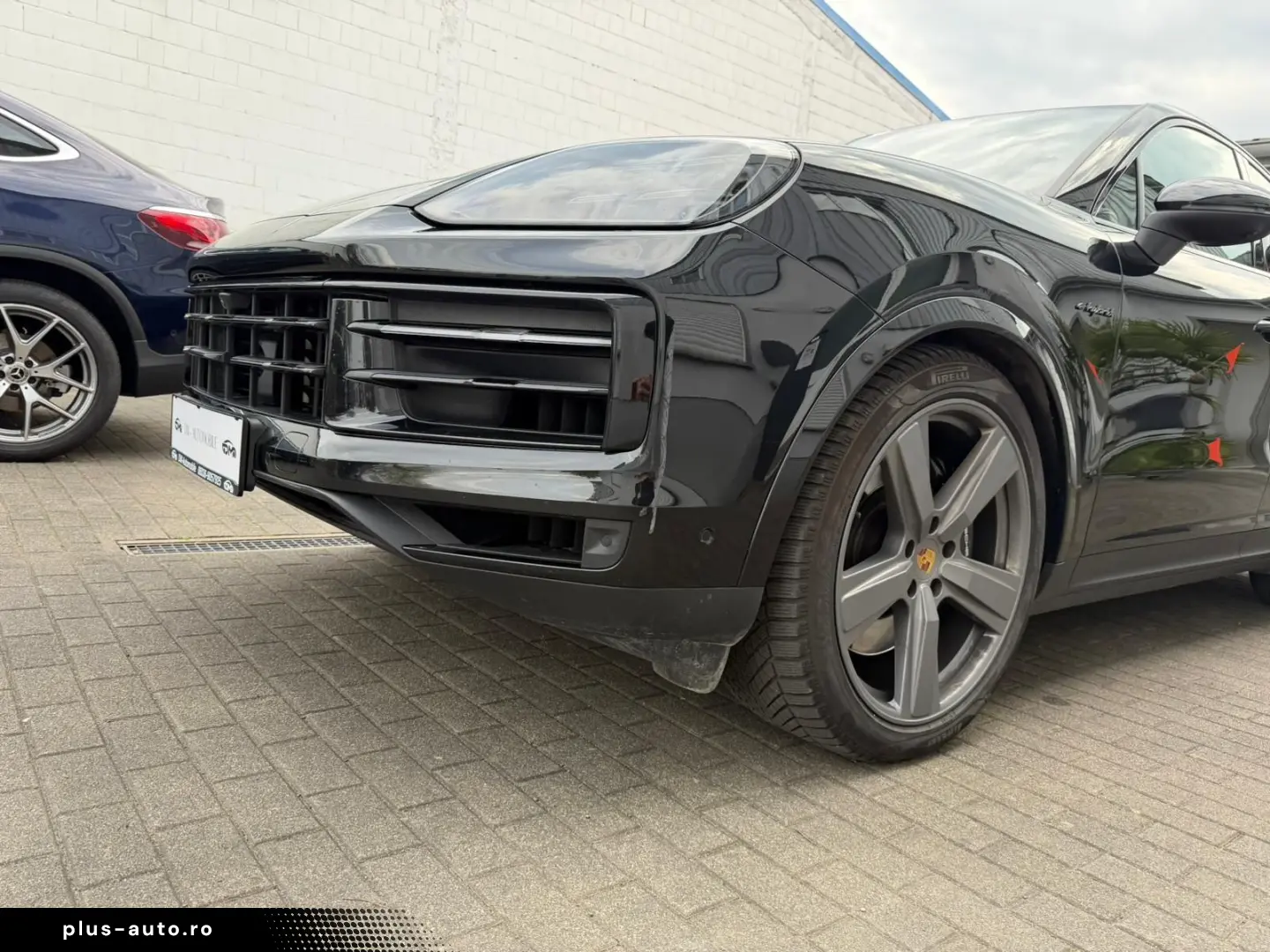 PORSCHE S E-Hybrid display pasager