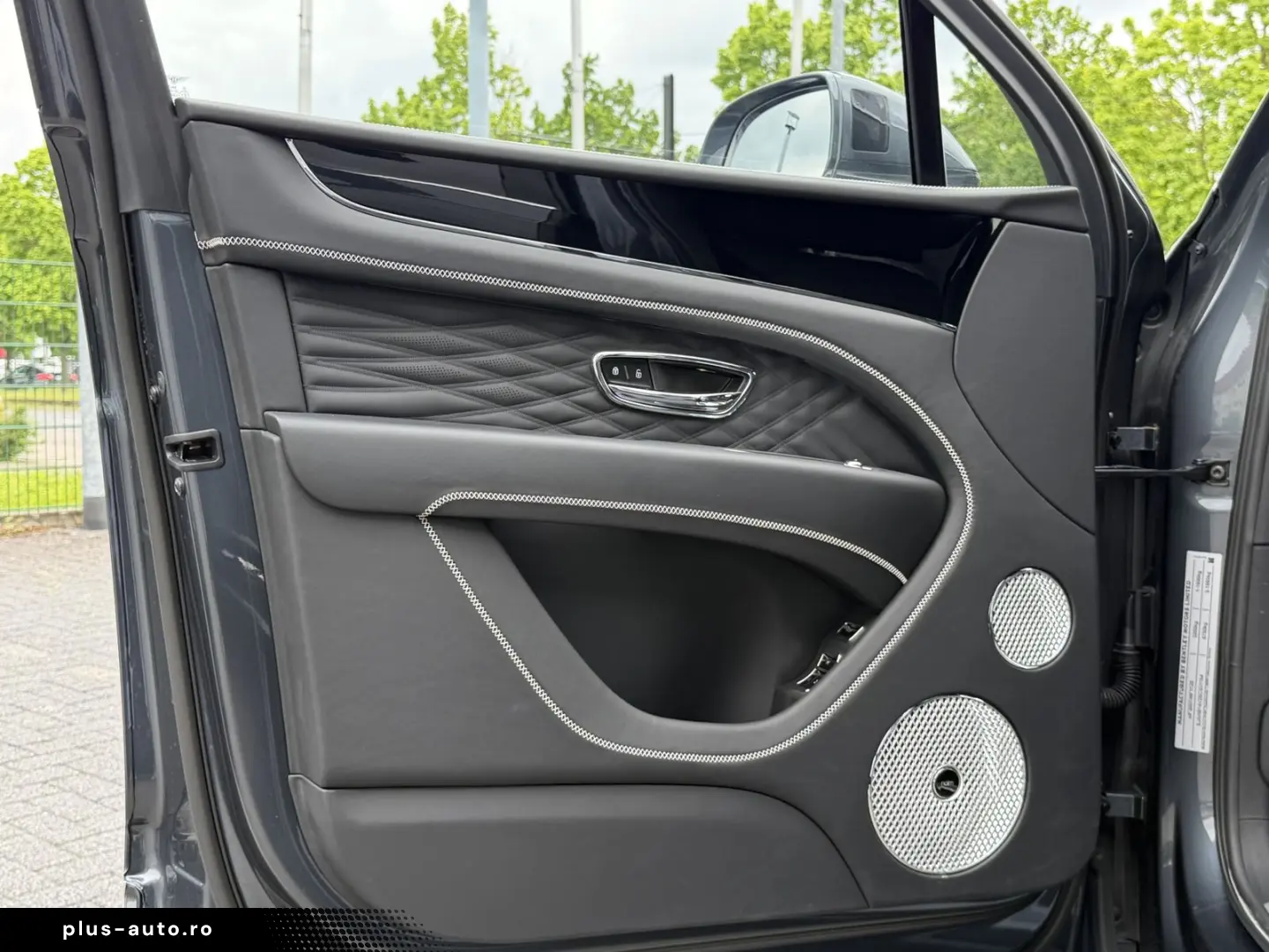 BENTLEY Bentayga EWB Azure  NAIM RSE ParkingHeater