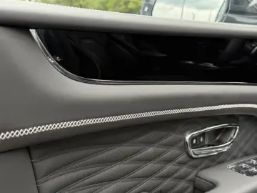 BENTLEY Bentayga EWB Azure  NAIM RSE ParkingHeater