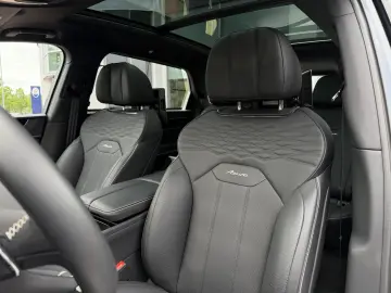 BENTLEY Bentayga EWB Azure  NAIM RSE ParkingHeater