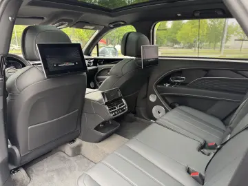 BENTLEY Bentayga EWB Azure  NAIM RSE ParkingHeater