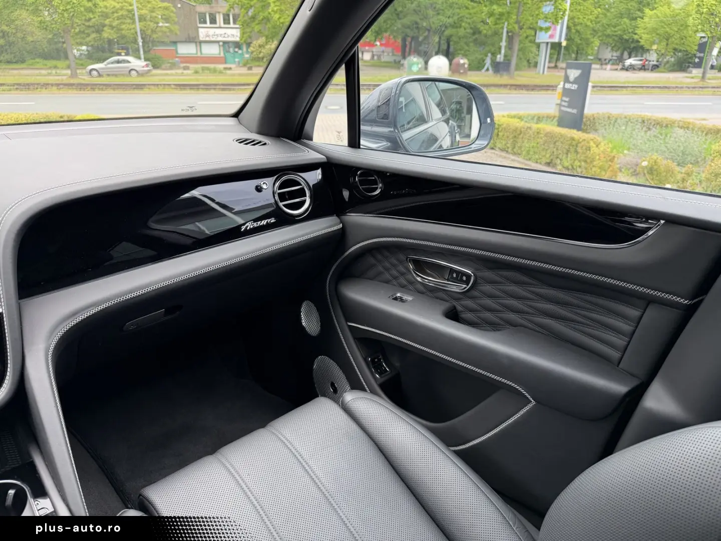 BENTLEY Bentayga EWB Azure  NAIM RSE ParkingHeater