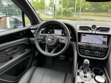 BENTLEY Bentayga EWB Azure  NAIM RSE ParkingHeater