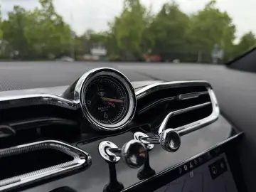 BENTLEY Bentayga EWB Azure  NAIM RSE ParkingHeater