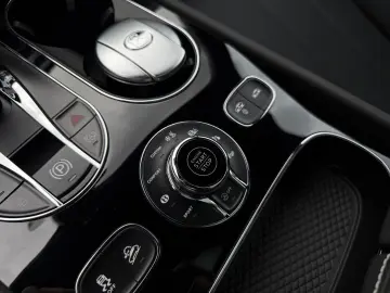 BENTLEY Bentayga EWB Azure  NAIM RSE ParkingHeater