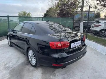 VW Jetta Highline 2.0 TDI Rate Garantie