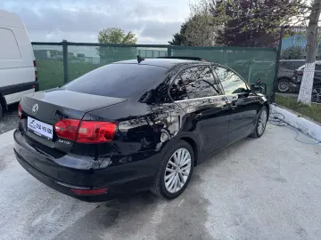 VW Jetta Highline 2.0 TDI Rate Garantie
