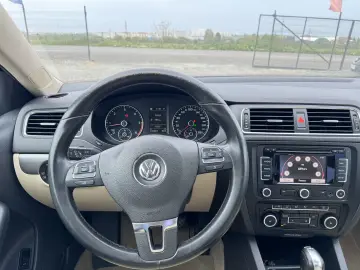 VW Jetta Highline 2.0 TDI Rate Garantie