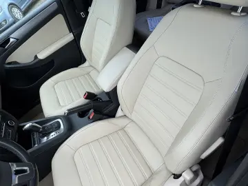 VW Jetta Highline 2.0 TDI Rate Garantie