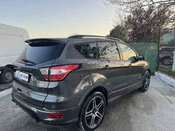 FORD KUGA ST-LINE 4X4