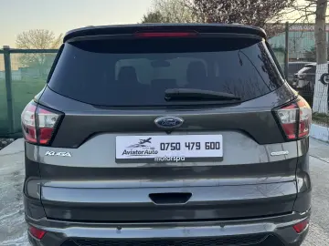 FORD KUGA ST-LINE 4X4