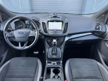 FORD KUGA ST-LINE 4X4