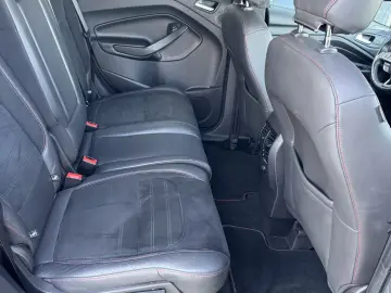 FORD KUGA ST-LINE 4X4
