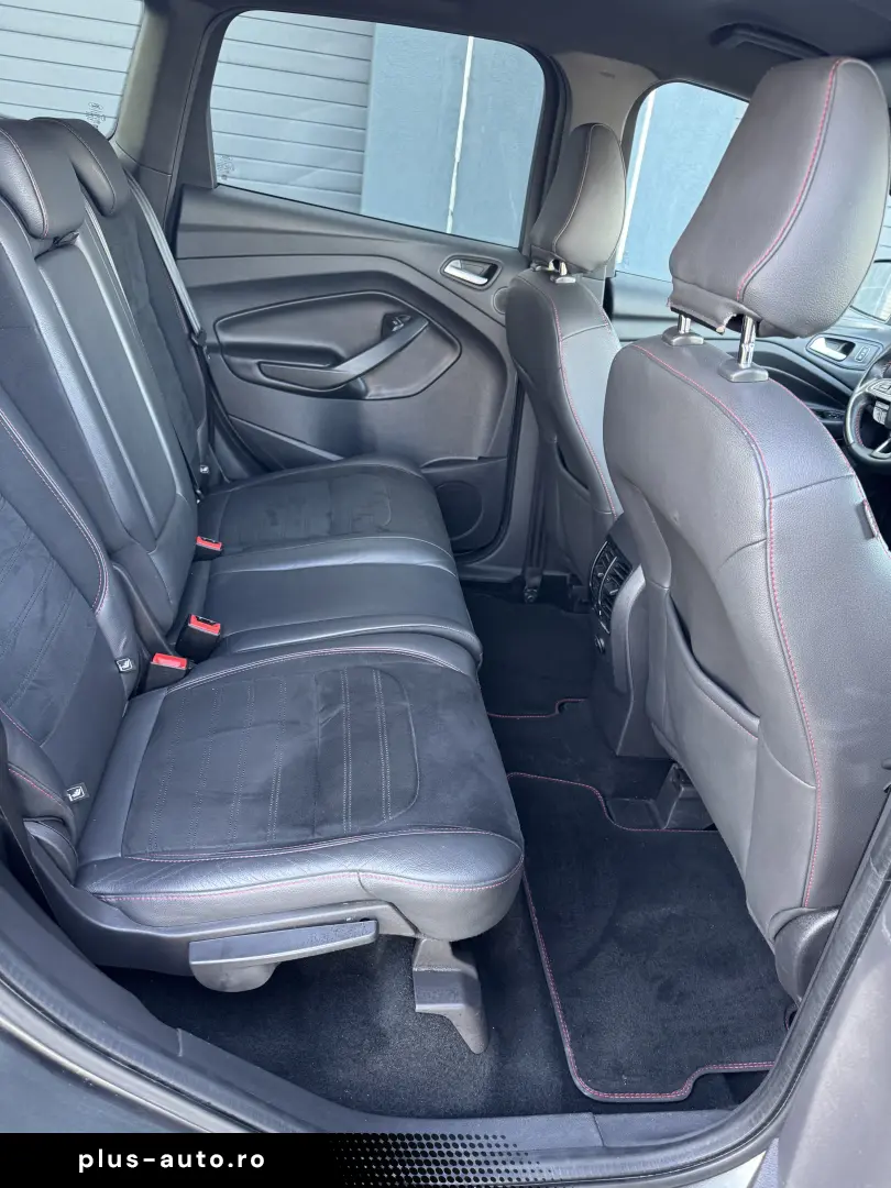 FORD KUGA ST-LINE 4X4