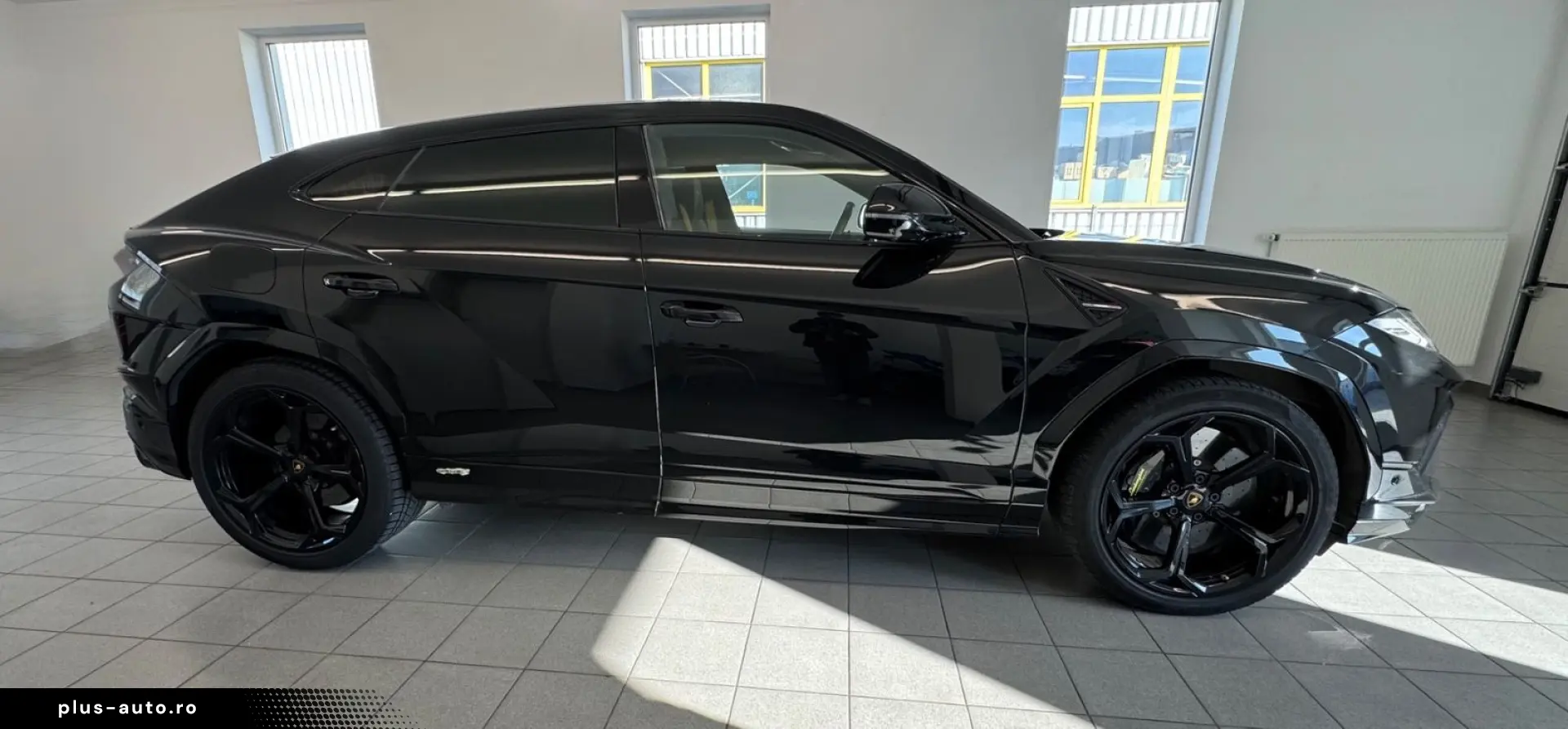LAMBORGHINI Urus S