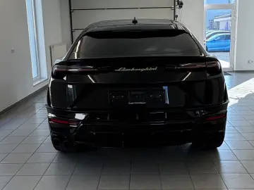 LAMBORGHINI Urus S