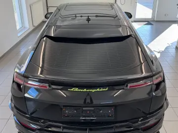 LAMBORGHINI Urus S