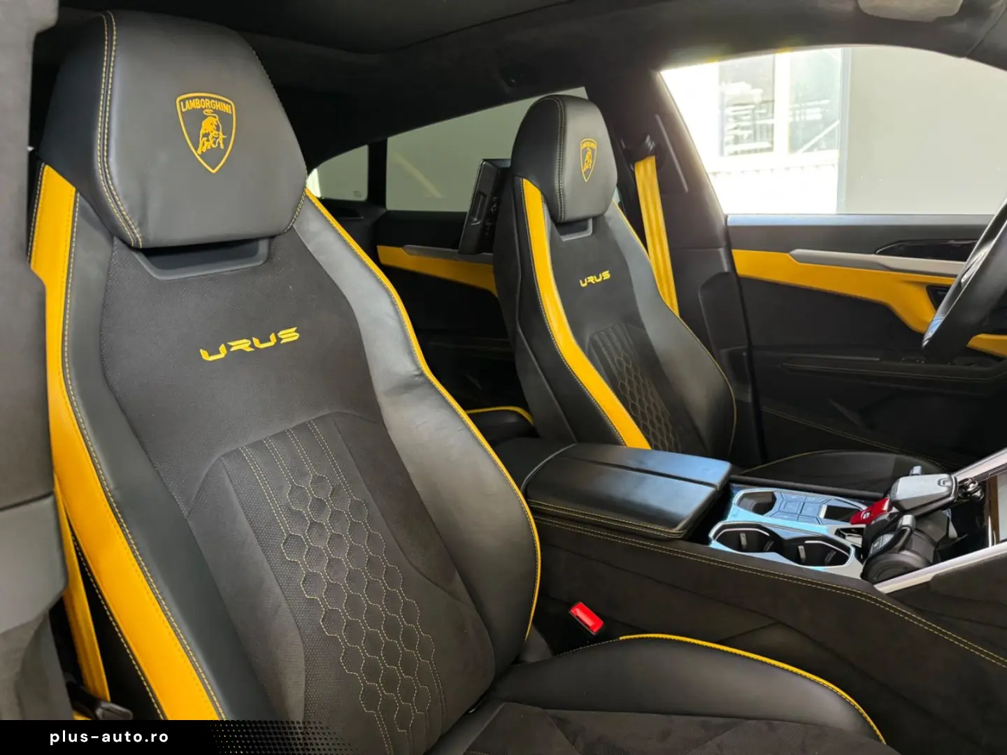 LAMBORGHINI Urus S